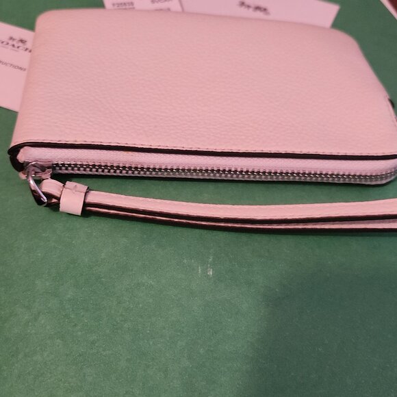 NWT Coach Wristlet F25839 Corner Zip Pouch - Picture 8 of 9